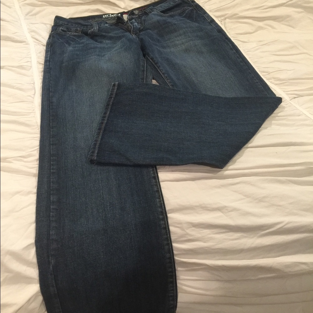 Bootleg jeans